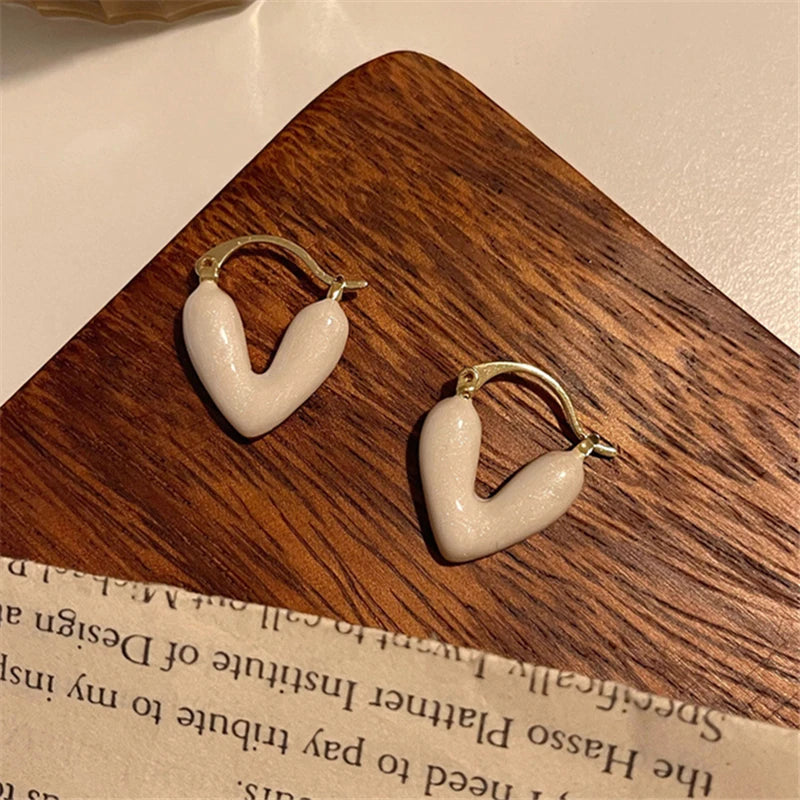 Brincos Geométricos Irregulares em Metal – Design Minimalista e Moderno para Mulher