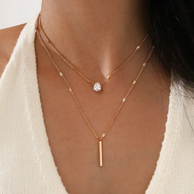 Choker Feminino com Pérolas de Imitação – Corrente Ajustável Dourada e Prateada