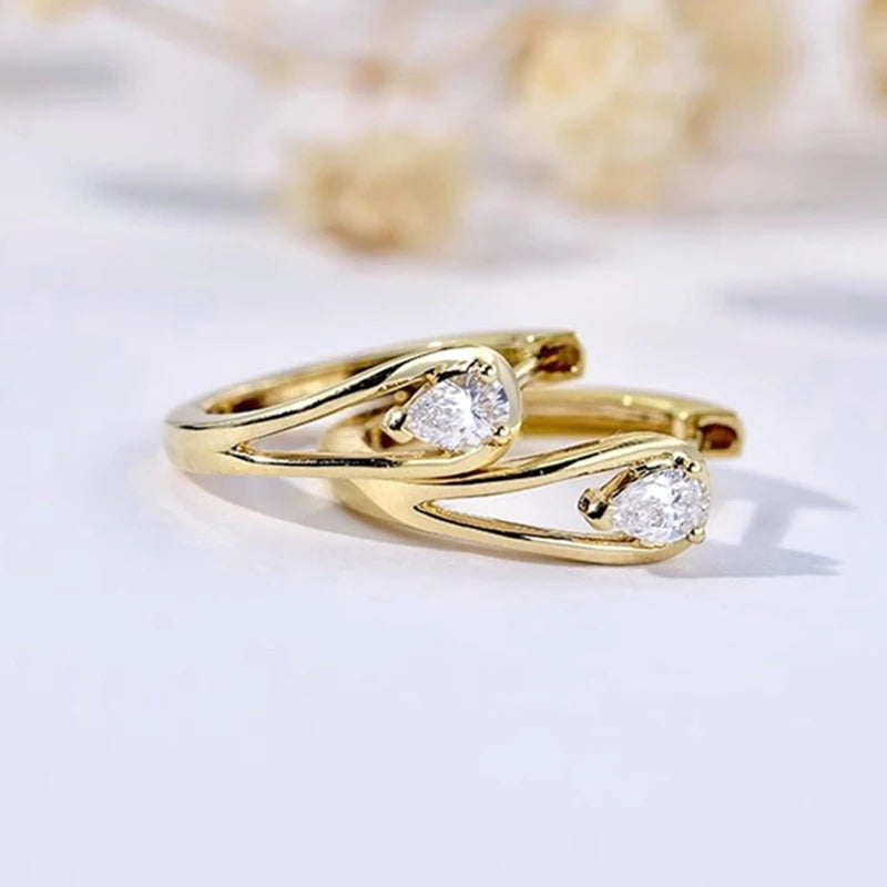 Brincos Argola com Pendente em Gota e Zircónia – Dourados, Fashion e Versáteis para Mulher